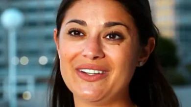 Loren Brovarnik is ‘bringing bandeau tops back’ in tropical beachfront bikini snaps Loren Brovarnik is ‘bringing bandeau tops back’ in tropical beachfront bikini snaps