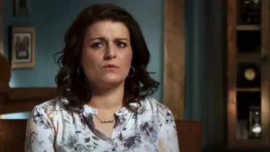 Why Did Robyn Brown Spiral Over Christmas Text Thread? Why Did Robyn Brown Spiral Over Christmas Text Thread?