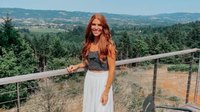 Pregnant Audrey Roloff Drowns In Cluttered Bedroom: Photos