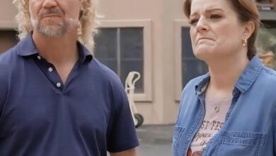 Why Sister Wives’ Kody Brown Is Using His Body Odor to Flirt With Wife Robyn Brown Why Sister Wives’ Kody Brown Is Using His Body Odor to Flirt With Wife Robyn Brown