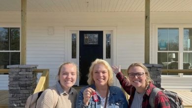 Janelle Brown’s house is unreal! Take a tour of Janelle’s home: see pics Janelle Brown’s house is unreal! Take a tour of Janelle’s home: see pics